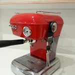 genau so hübsch wie eine Kitchenaid - die Espressomaschinen aus der Espressomeisterei in der Knesebeckstraße, Berlin